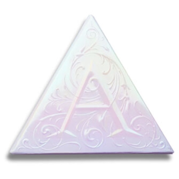 🔮KVD Beauty Alchemist Holographic Palette🔮 - Picture 3 of 5